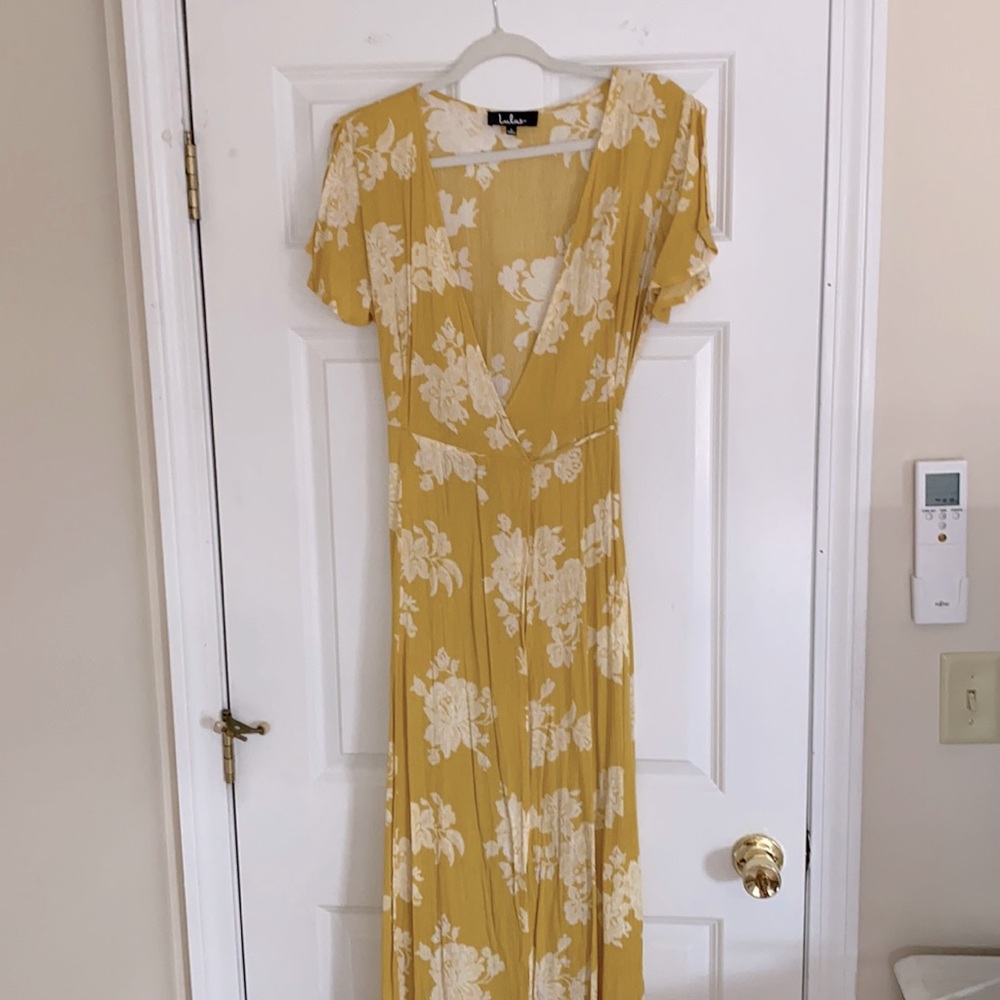 Lulu’s Floral Maxi Dress